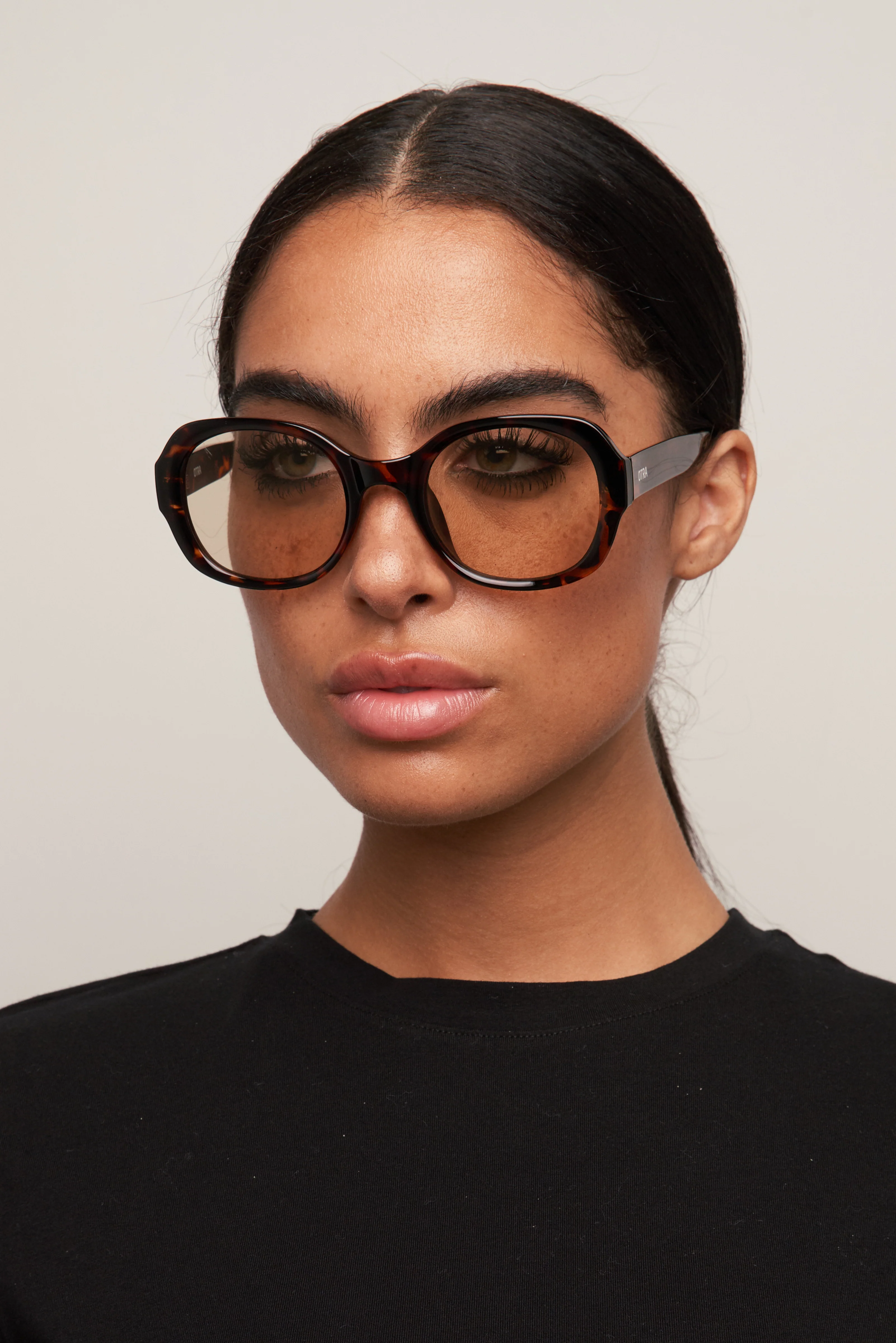 Darcy - Tort/ Brown - Image 4